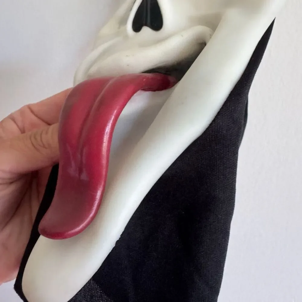 VTG Scream Mask Tongue Out Ghostface Easter Unlimited  Wassup Scary Movie Youth